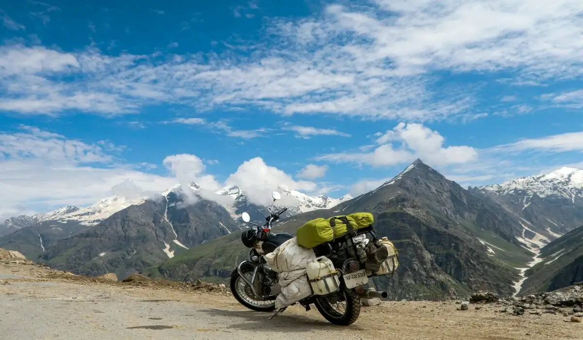 Snow-covered Rohtang Pass and Solang Valley in Manali during summer