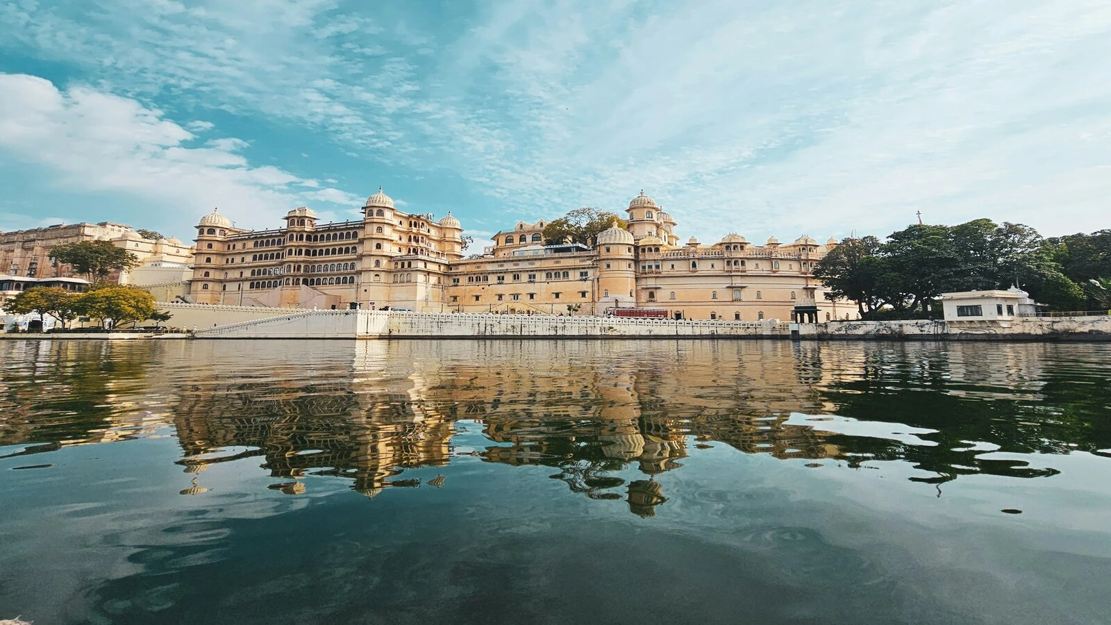 Best Time to Visit Udaipur (2026 Guide): Month-by-Month Weather & Travel Tips travel guide for India