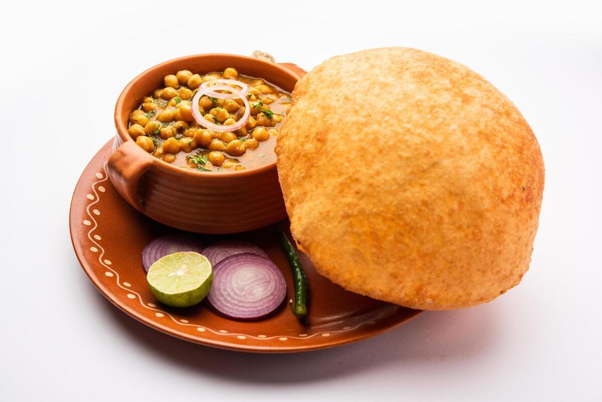 Chole Bhature plate