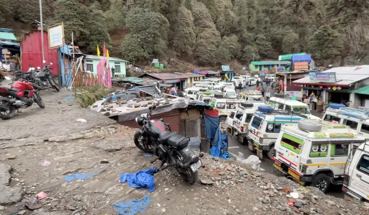 Chopta base camp village in Uttarakhand surrounded by Himalayan forests