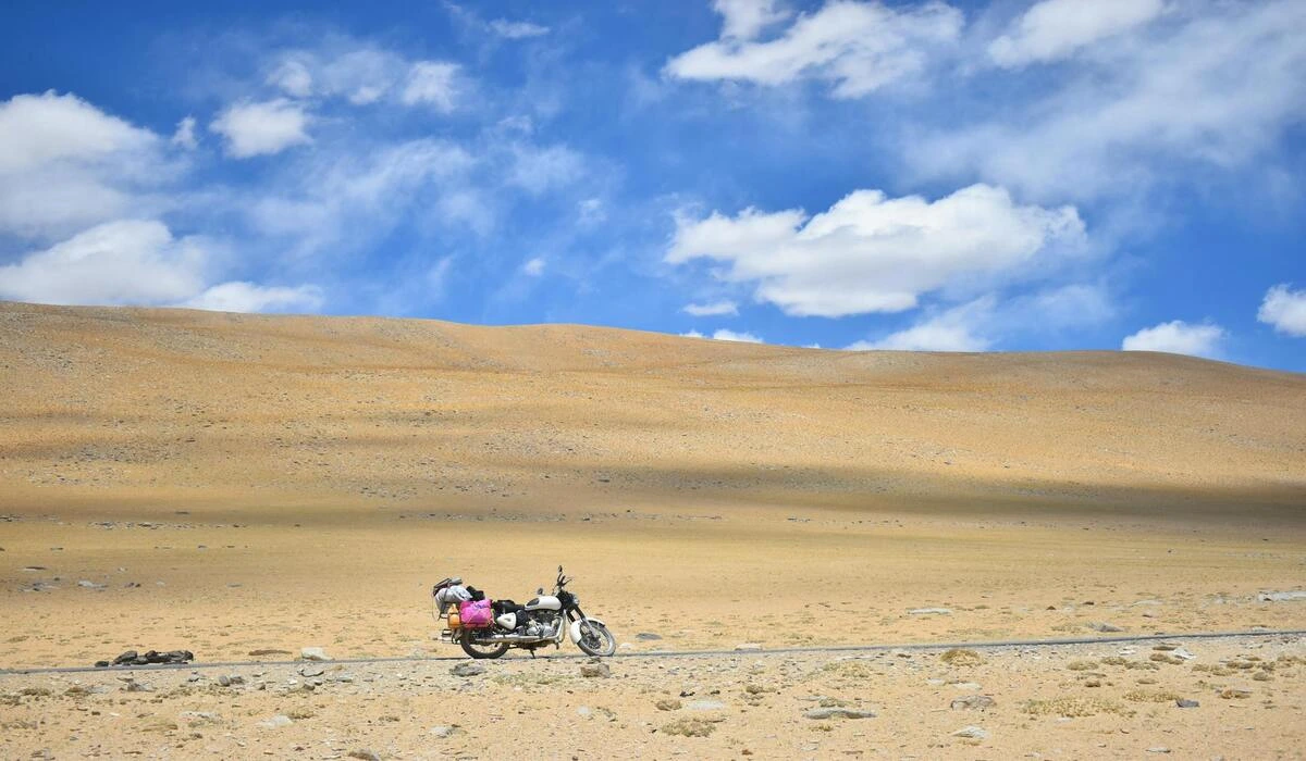 Delhi to Leh Ladakh route by road and flight options