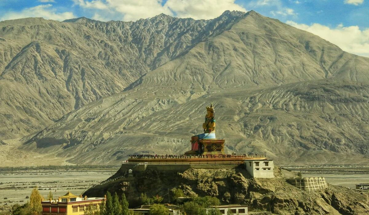 Leh Palace and Shanti Stupa sightseeing in Ladakh