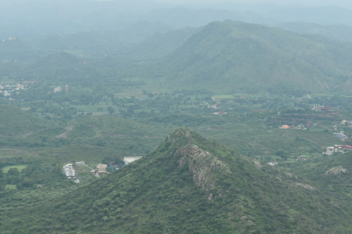 Sunset view from Monsoon Palace